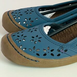 Muk Luks Sport "Sandy" Laser Cut Slide On Shoes, size 7
